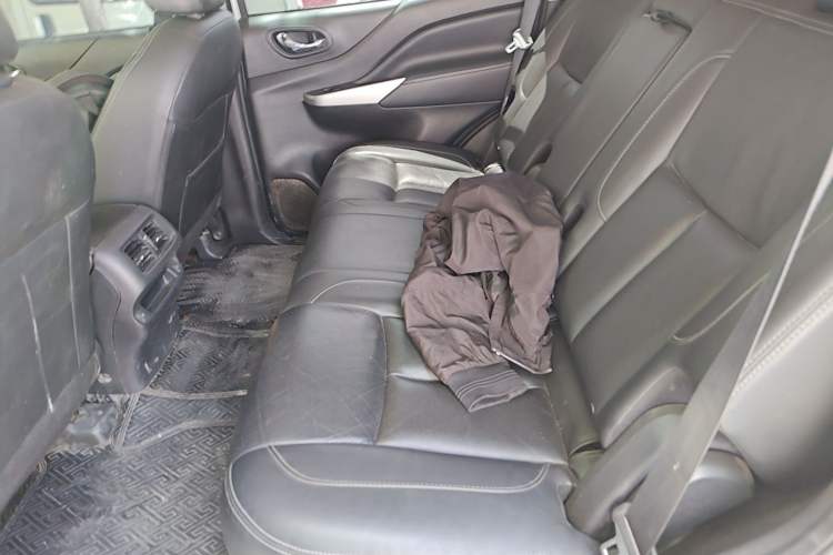 Used Nissan Terra 2020 2.5L XL Upper 4WD Automatic Four-Wheel Drive Luxury Edition Left Rear Seat