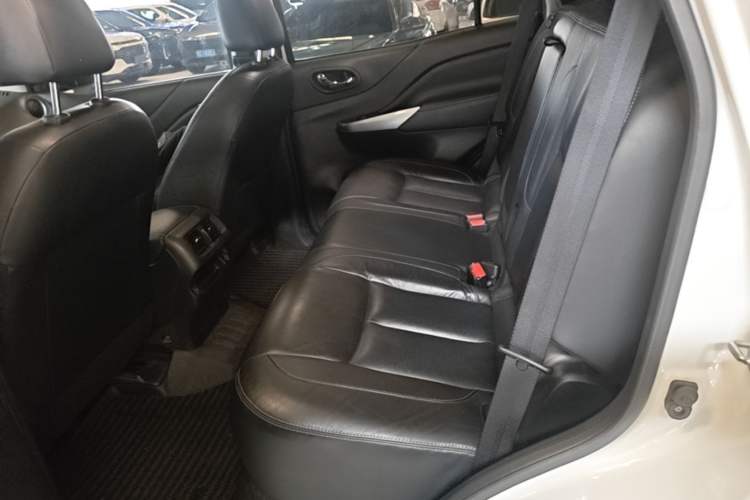 Used Nissan Terra 2020 2.5L XL Upper 4WD Automatic Four-Wheel Drive Luxury Edition Left Rear Seat