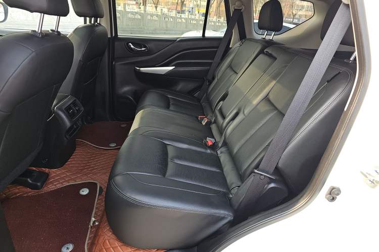 Used Nissan Terra 2020 2.5L XL Upper 4WD Automatic Four-Wheel Drive Luxury Edition Left Rear Seat