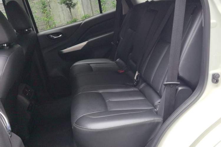 Used Nissan Terra 2020 2.5L XL Upper 4WD Automatic Four-Wheel Drive Luxury Edition Left Rear Seat