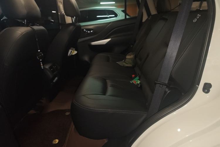 Used Nissan Terra 2020 2.5L XL Upper 4WD Automatic Four-Wheel Drive Luxury Edition Left Rear Seat