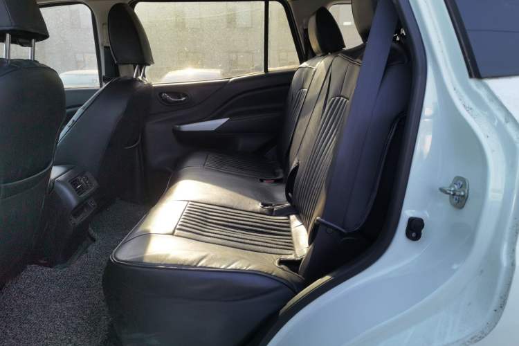 Used Nissan Terra 2020 2.5L XL Upper 4WD Automatic Four-Wheel Drive Luxury Edition Left Rear Seat
