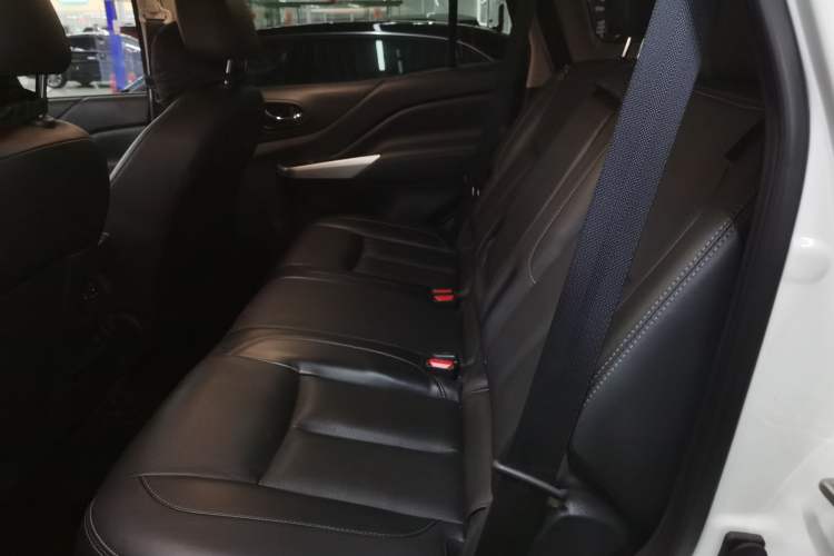 Used Nissan Terra 2020 2.5L XL Upper Automatic Two-Wheel Drive Luxury Edition Left Rear Seat