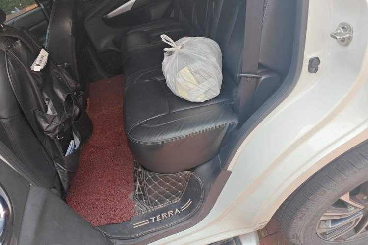 Used Nissan Terra 2020 2.5L XV 4WD Automatic Four-Wheel Drive Flagship Edition Left Rear Seat