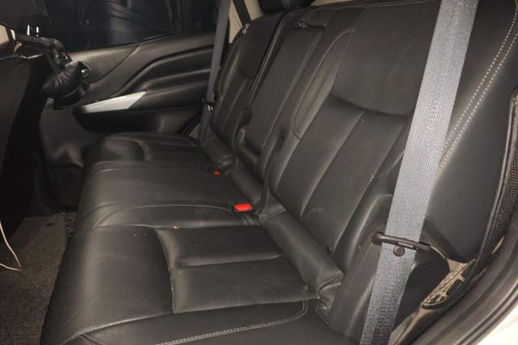 Used Nissan Terra 2020 2.5L XL Upper 4WD Automatic Four-Wheel Drive Luxury Edition Left Rear Seat