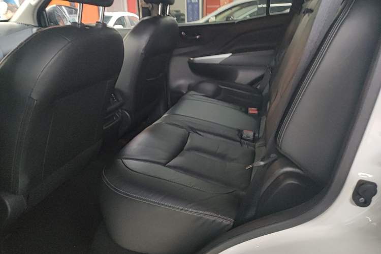 Used Nissan Terra 2020 2.5L XL Upper 4WD Automatic Four-Wheel Drive Luxury Edition Left Rear Seat