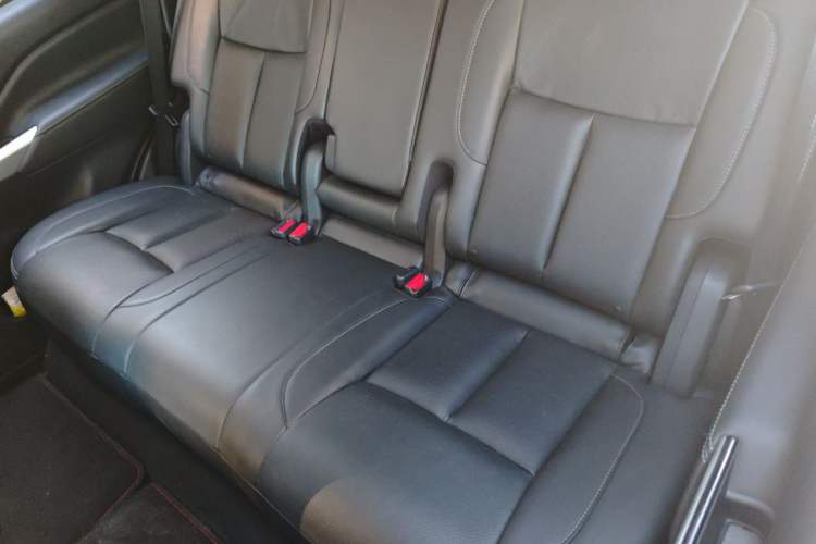 Used Nissan Terra 2020 2.5L XV 4WD Automatic Four-Wheel Drive Flagship Edition Left Rear Seat