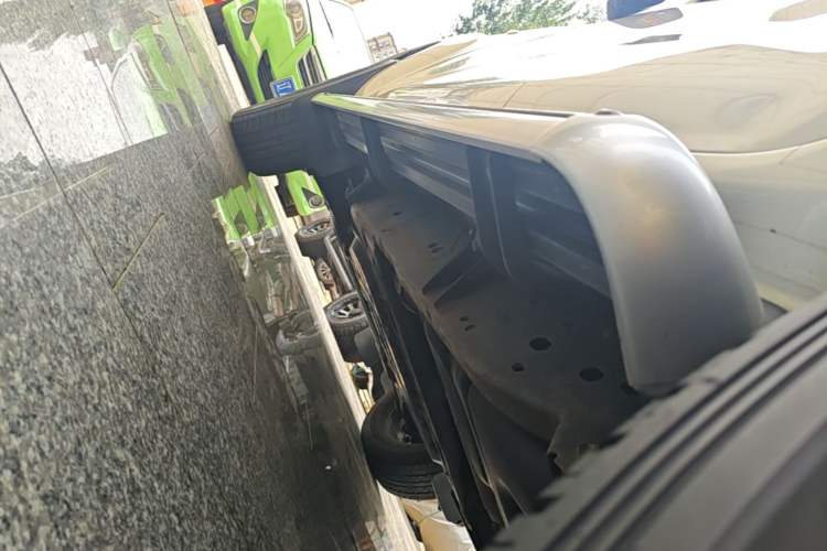 Used Nissan Terra 2020 2.5L XE Manual Two-Wheel-Drive Elite Edition Left Side Sill