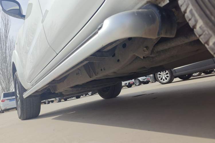 Used Nissan Terra 2020 2.5L XL Upper Automatic Two-Wheel Drive Luxury Edition Left Side Sill