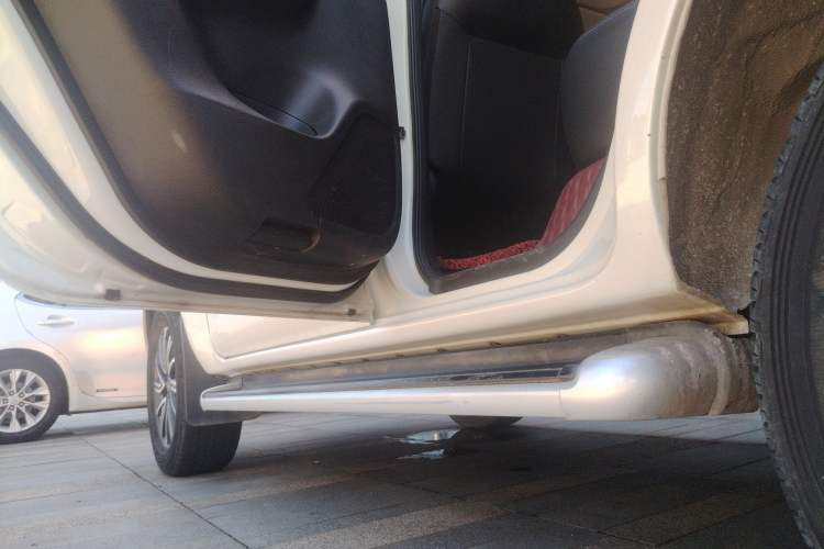 Used Nissan Terra 2020 2.5L XL Upper Automatic Two-Wheel Drive Luxury Edition Left Side Sill