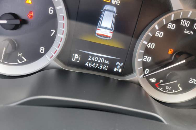 Used Nissan Terra 2020 2.5L XL Upper 4WD Automatic Four-Wheel Drive Luxury Edition Odometer Close Up