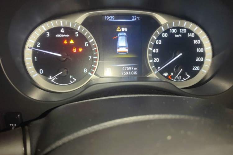 Used Nissan Terra 2020 2.5L XL Upper Automatic Two-Wheel Drive Luxury Edition Odometer Close Up