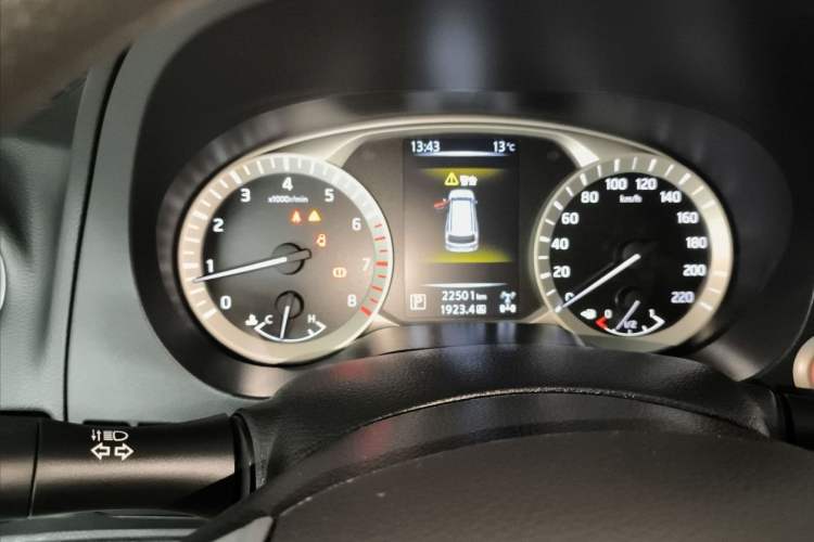 Used Nissan Terra 2020 2.5L XL Upper 4WD Automatic Four-Wheel Drive Luxury Edition Odometer Close Up