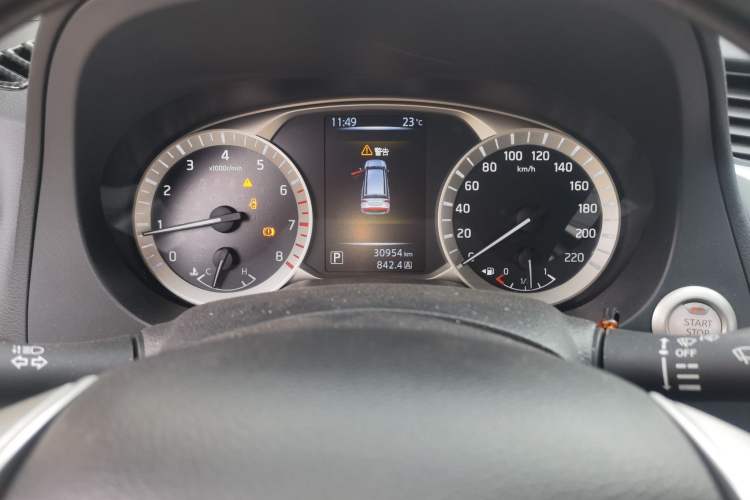 Used Nissan Terra 2020 2.5L XL Upper Automatic Two-Wheel Drive Luxury Edition Odometer Close Up