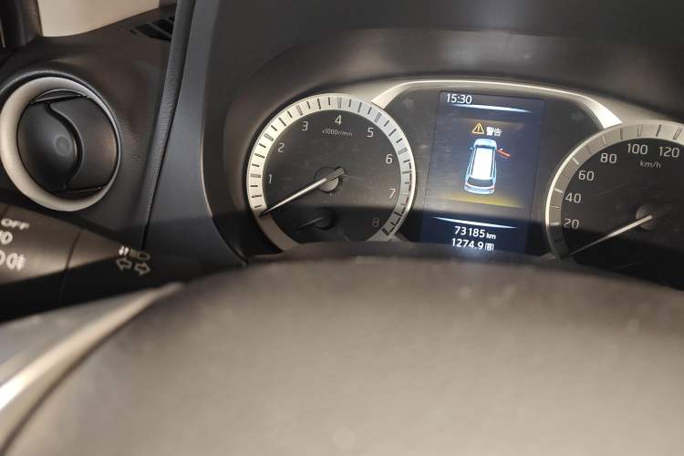 Used Nissan Terra 2020 2.5L XL Upper 4WD Automatic Four-Wheel Drive Luxury Edition Odometer Close Up