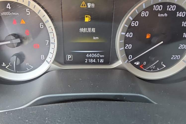 Used Nissan Terra 2020 2.5L XL Upper Automatic Two-Wheel Drive Luxury Edition Odometer Close Up