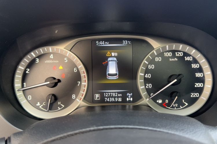 Used Nissan Terra 2020 2.5L XL Upper 4WD Automatic Four-Wheel Drive Luxury Edition Odometer Close Up