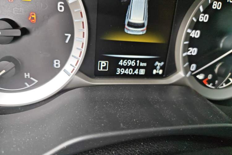 Used Nissan Terra 2020 2.5L XL Upper 4WD Automatic Four-Wheel Drive Luxury Edition Odometer Close Up