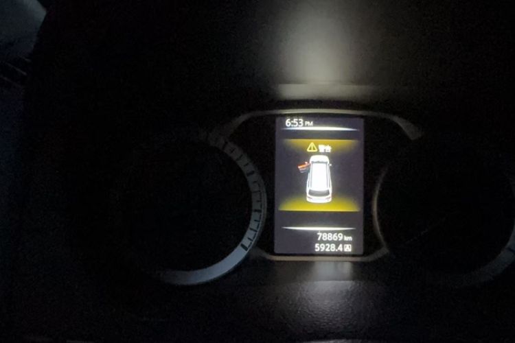 Used Nissan Terra 2020 2.5L XV Automatic 2WD Smart Edition Odometer Close Up