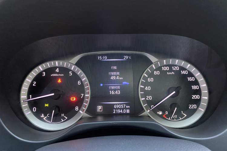 Used Nissan Terra 2020 2.5L XL Upper Automatic Two-Wheel Drive Luxury Edition Odometer Close Up