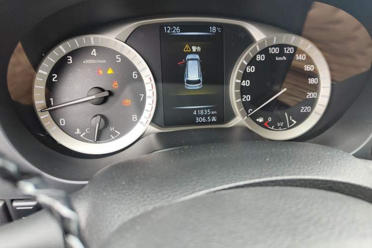 Used Nissan Terra 2020 2.5L XE Manual Two-Wheel-Drive Elite Edition Odometer Close Up