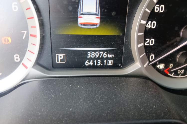 Used Nissan Terra 2020 2.5L XL Upper Automatic Two-Wheel Drive Luxury Edition Odometer Close Up