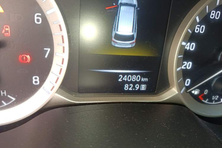 Used Nissan Terra 2020 2.5L XE Manual Two-Wheel-Drive Elite Edition Odometer Close Up