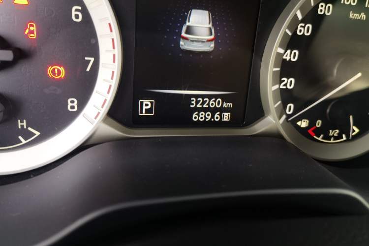 Used Nissan Terra 2020 2.5L XL Upper Automatic Two-Wheel Drive Luxury Edition Odometer Close Up