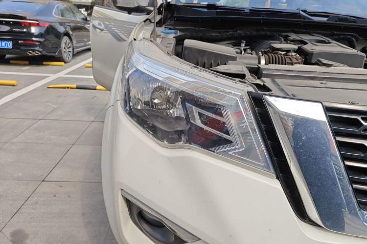 Used Nissan Terra 2020 2.5L XL Upper Automatic Two-Wheel Drive Luxury Edition Right Front Headlight