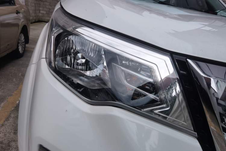 Used Nissan Terra 2020 2.5L XL Upper 4WD Automatic Four-Wheel Drive Luxury Edition Right Front Headlight