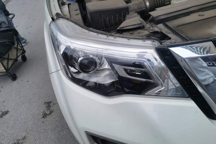Used Nissan Terra 2020 2.5L XL Upper Automatic Two-Wheel Drive Luxury Edition Right Front Headlight
