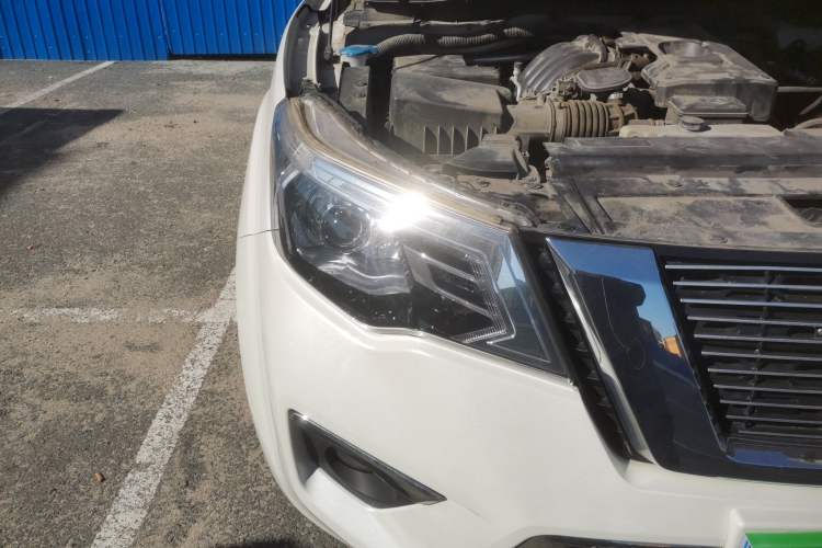 Used Nissan Terra 2020 2.5L XE Manual Two-Wheel-Drive Elite Edition Right Front Headlight