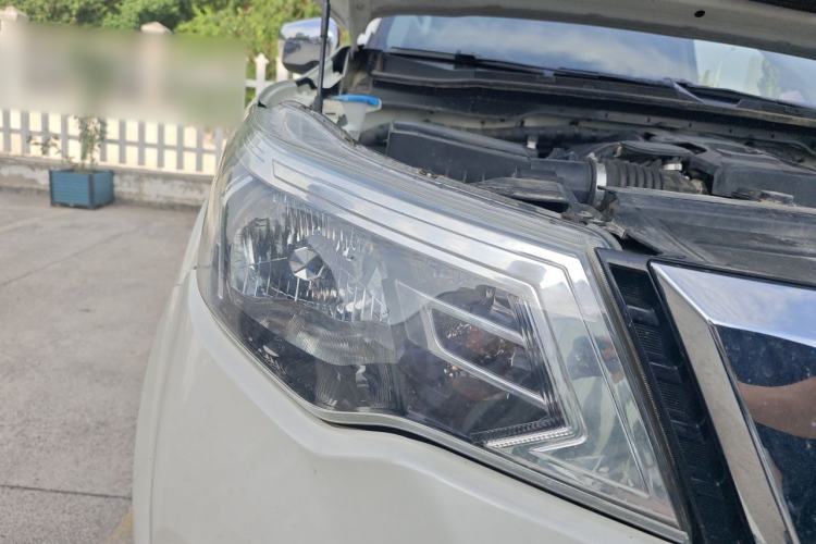 Used Nissan Terra 2020 2.5L XL Upper 4WD Automatic Four-Wheel Drive Luxury Edition Right Front Headlight