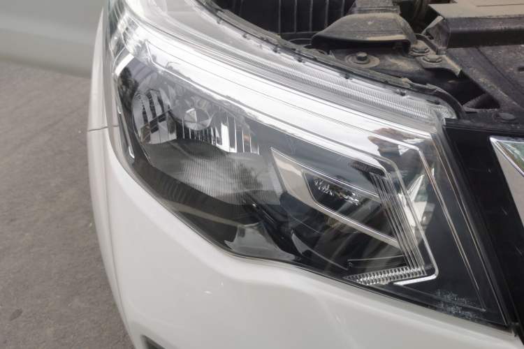 Used Nissan Terra 2020 2.5L XL Upper 4WD Automatic Four-Wheel Drive Luxury Edition Right Front Headlight