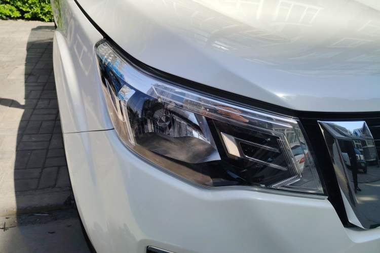 Used Nissan Terra 2020 2.5L XL Upper 4WD Automatic Four-Wheel Drive Luxury Edition Right Front Headlight