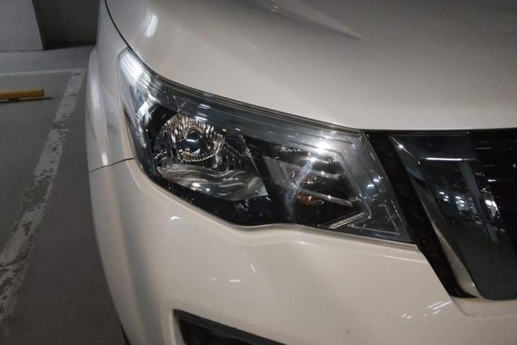 Used Nissan Terra 2020 2.5L XL Upper 4WD Automatic Four-Wheel Drive Luxury Edition Right Front Headlight