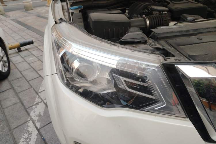 Used Nissan Terra 2020 2.5L XL Upper 4WD Automatic Four-Wheel Drive Luxury Edition Right Front Headlight