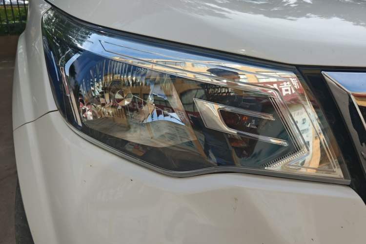 Used Nissan Terra 2020 2.5L XL Upper 4WD Automatic Four-Wheel Drive Luxury Edition Right Front Headlight