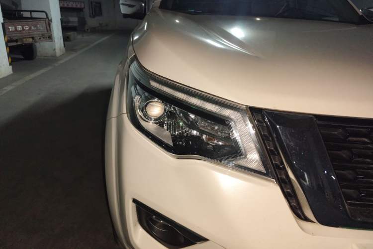 Used Nissan Terra 2020 2.5L XV 4WD Automatic Four-Wheel Drive Flagship Edition Right Front Headlight