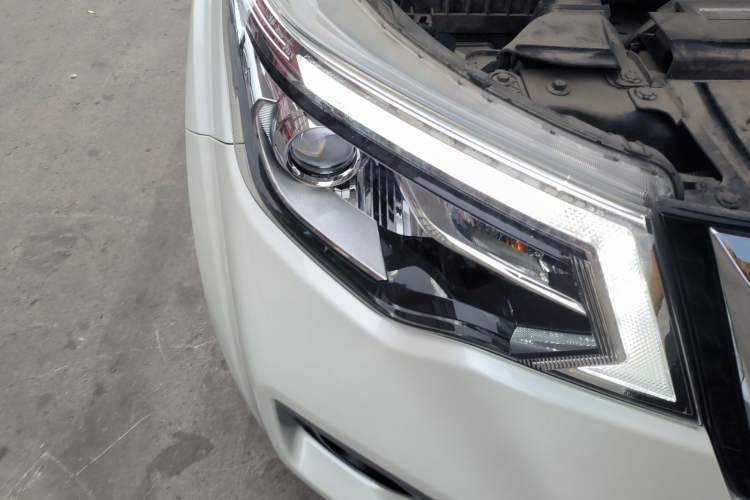 Used Nissan Terra 2020 2.5L XV 4WD Automatic Four-Wheel Drive Flagship Edition Right Front Headlight