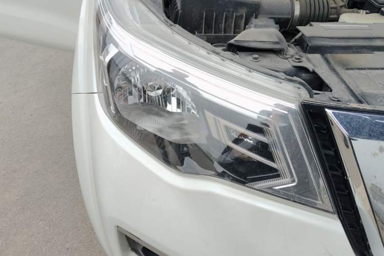 Used Nissan Terra 2020 2.5L XL Upper Automatic Two-Wheel Drive Luxury Edition Right Front Headlight