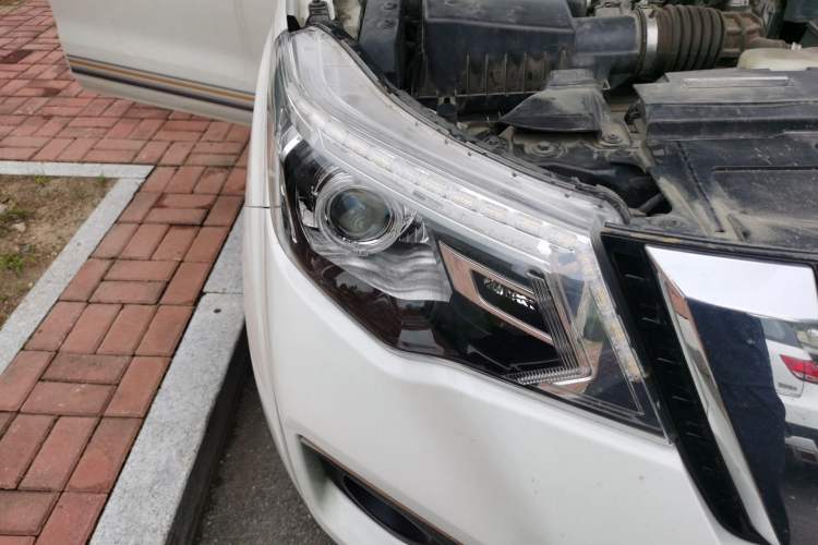 Used Nissan Terra 2020 2.5L XL Upper 4WD Automatic Four-Wheel Drive Luxury Edition Right Front Headlight