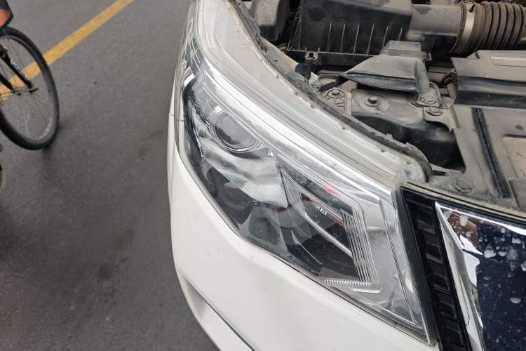 Used Nissan Terra 2020 2.5L XL Upper 4WD Automatic Four-Wheel Drive Luxury Edition Right Front Headlight