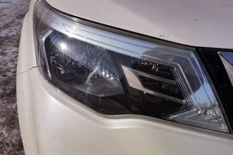 Used Nissan Terra 2020 2.5L XL Upper 4WD Automatic Four-Wheel Drive Luxury Edition Right Front Headlight