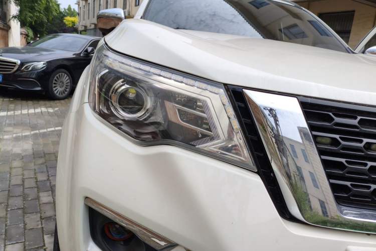 Used Nissan Terra 2020 2.5L XL Upper Automatic Two-Wheel Drive Luxury Edition Right Front Headlight
