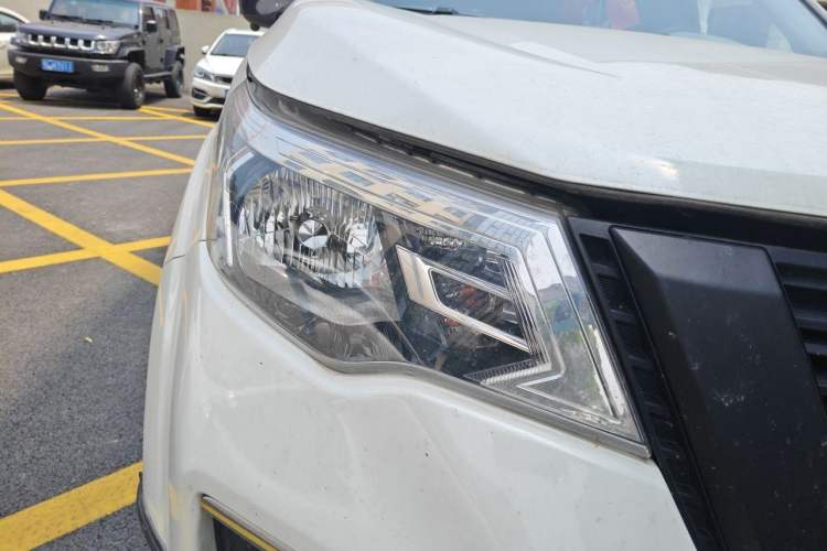 Used Nissan Terra 2020 2.5L XL Upper 4WD Automatic Four-Wheel Drive Luxury Edition Right Front Headlight