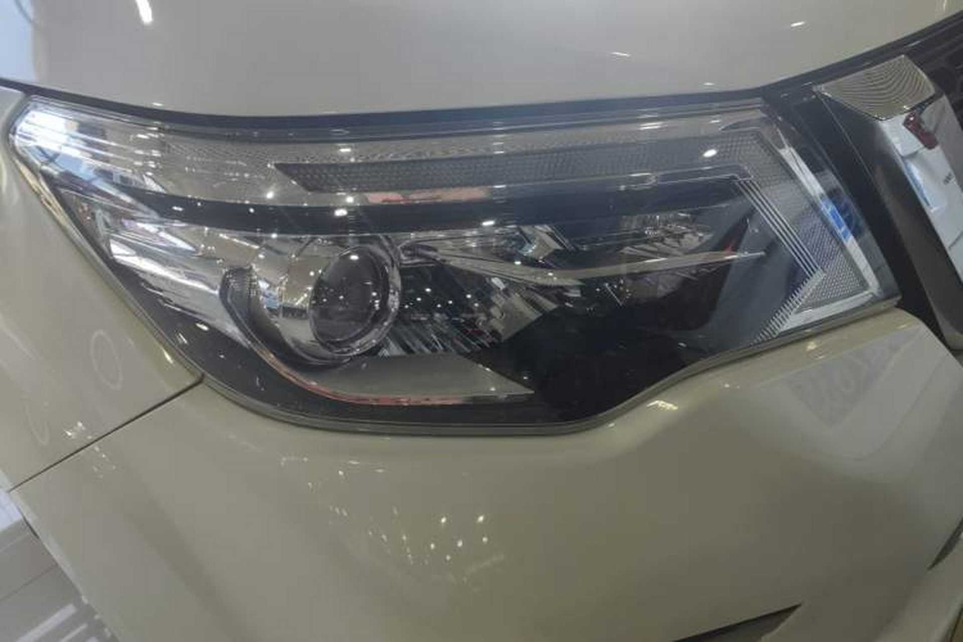 Used Nissan Terra 2020 2.5L XV 4WD Automatic Four-Wheel Drive Flagship Edition Right Front Headlight