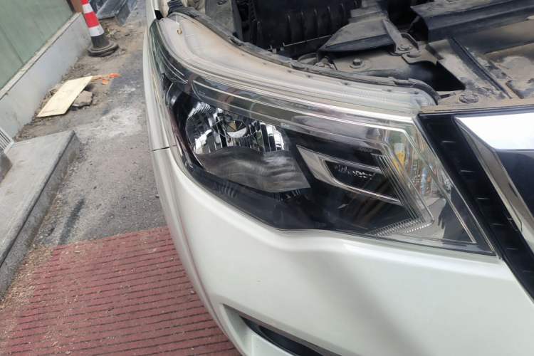 Used Nissan Terra 2020 2.5L XL Upper Automatic Two-Wheel Drive Luxury Edition Right Front Headlight