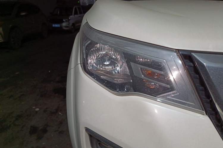 Used Nissan Terra 2020 2.5L XL Upper Automatic Two-Wheel Drive Luxury Edition Right Front Headlight