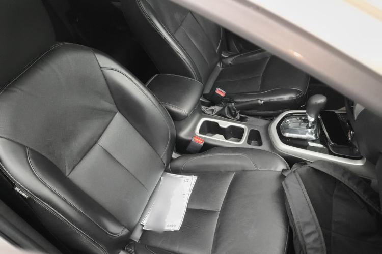Used Nissan Terra 2020 2.5L XL Upper Automatic Two-Wheel Drive Luxury Edition Right Front Seat